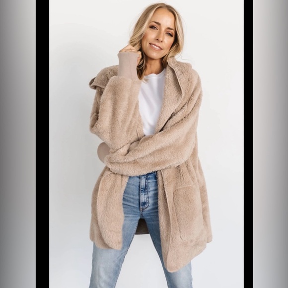 Hem and Thread ULTRA SOFT Cozy Tan Faux Fur Jacket - Picture 2 of 8